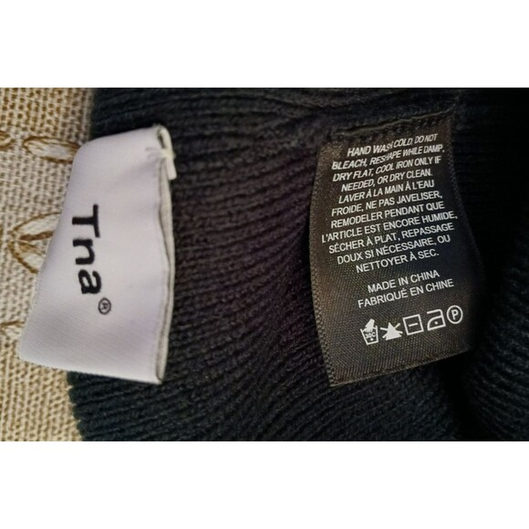 TNA Beanie Winter Hat with Pompom Ribbed Warm Hunter Green - Picture 7 of 8